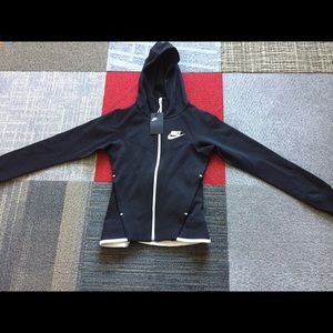Nike tech fleece women size XS NWT
